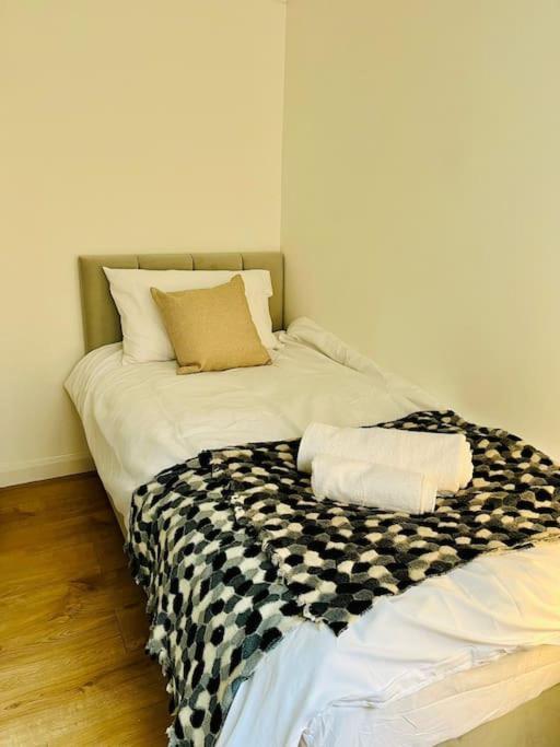 3 Bedroom Appartamento Londra